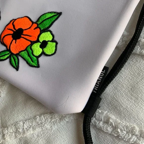 Triangl Drawstring Swim Bag (OS) Beach / Travel - Picture 3 of 3